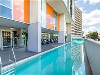 MantraSouthbank_Pool_1